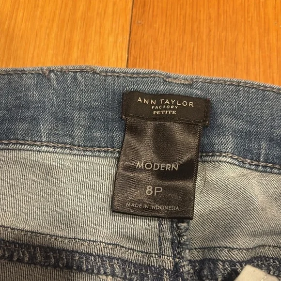 Classic Blue Women's Jeans - Picture 2 of 2